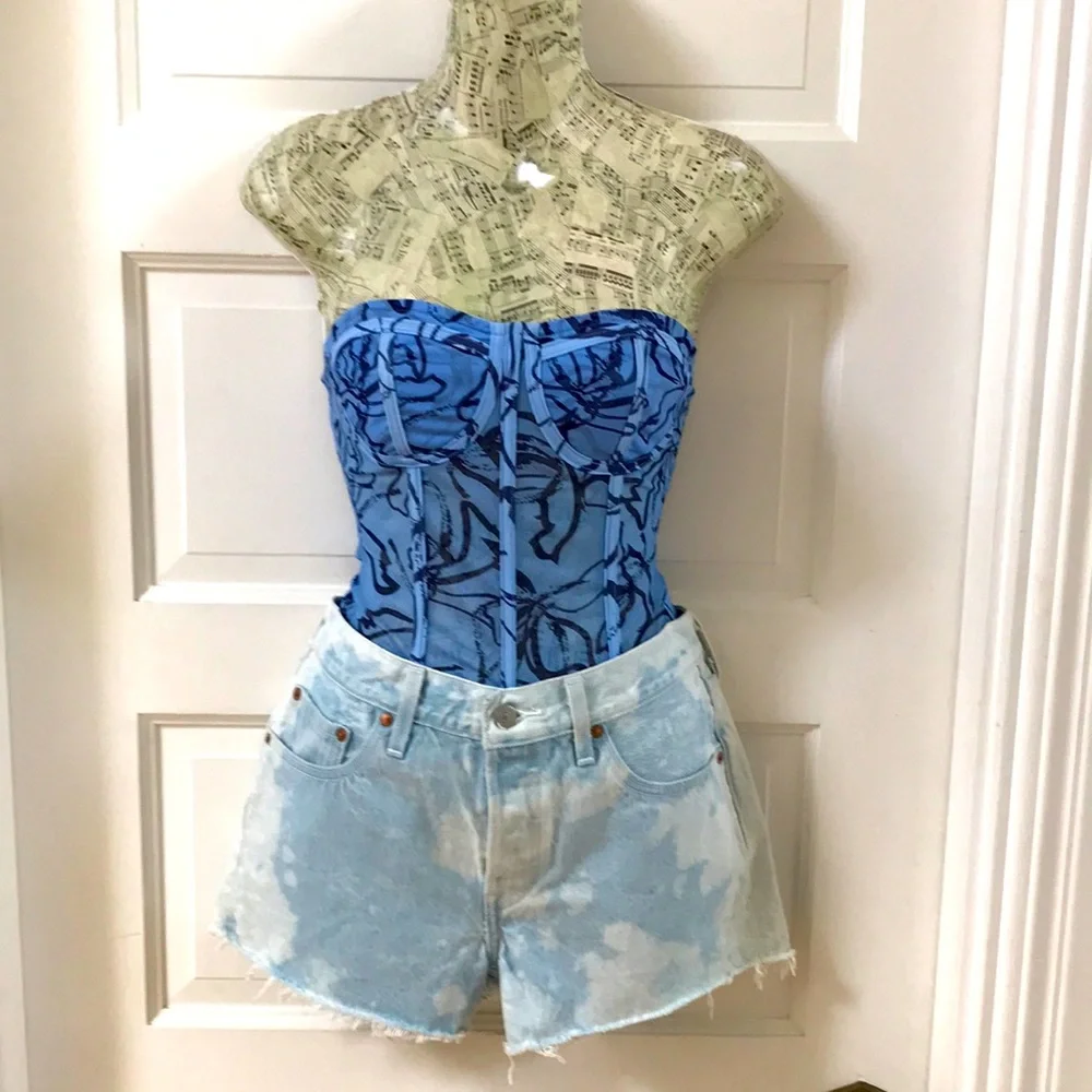 Premium Levi's sz 27 501 jean shorts Light blue bleached distressed - Picture 2 of 9